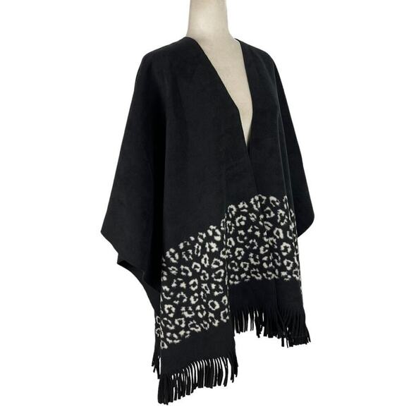 Rachel Roy Fleece Reversible Poncho Black & Ivory Leopard/Solid Black - Picture 2 of 10